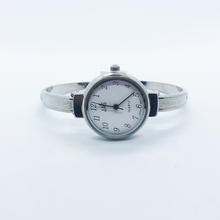 Load image into Gallery viewer, Quartz Silver Bangle Watch
